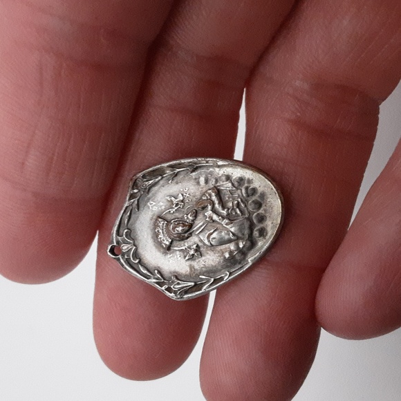 Vintage Silver Religious Medal 1" X. 75" - Picture 3 of 4